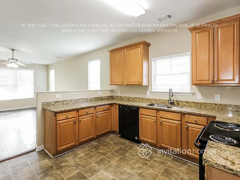 4317 Ben Hill Rd — Photo 7