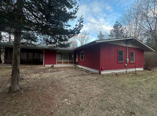 22 Meadowood Rd, Mansfield, CT 06268