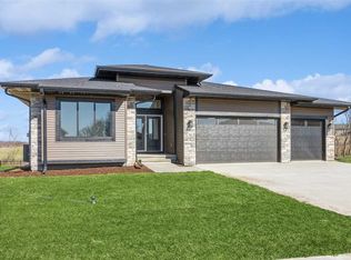 310 Dogwood Ln, Tiffin, IA 52340