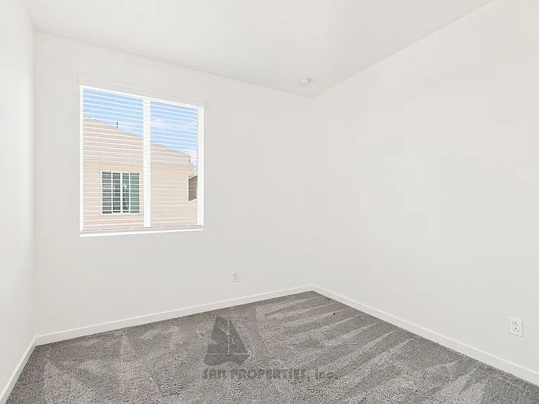 10910 Portsmouth St — Photo 9
