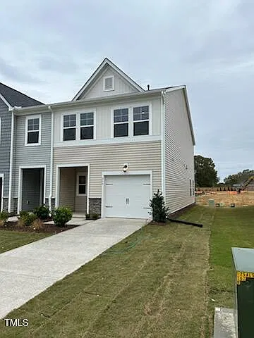 3 bed, 2.5 bath, 1579 sqft, $1,675 — Photo 2