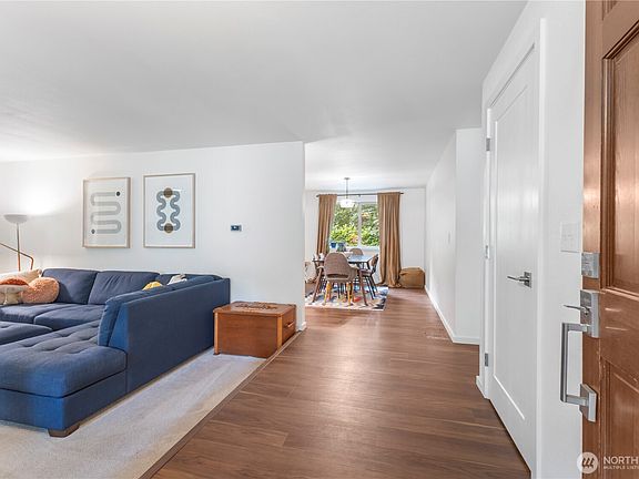 4th image of 4521 Claridge Drive SE