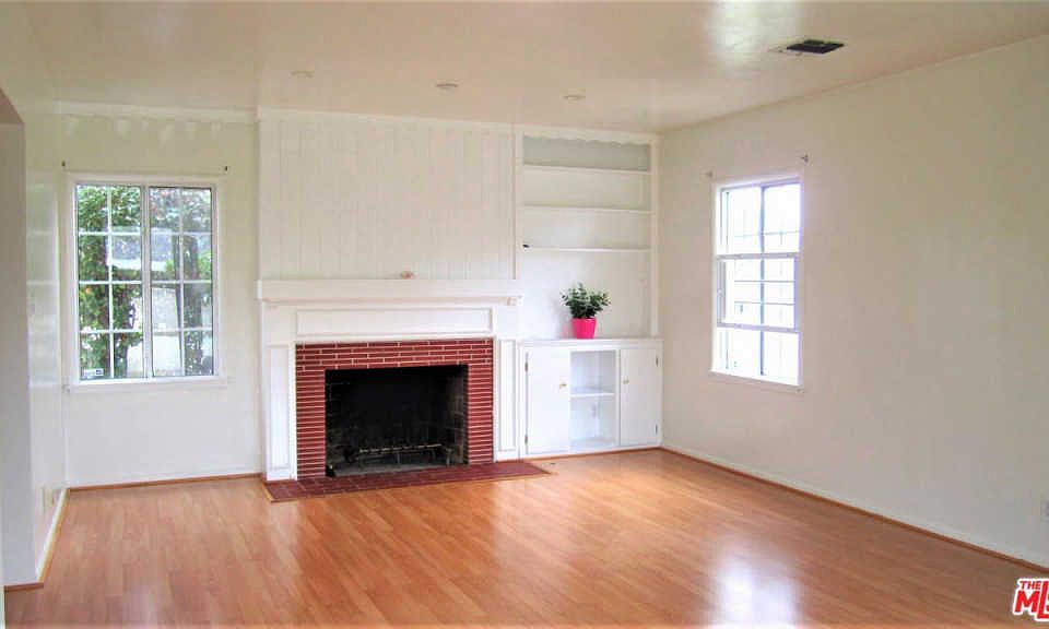 1st image of 5509 Woodman Ave