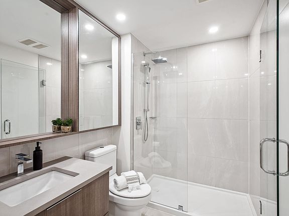 5th image of 13318 104th Ave #709