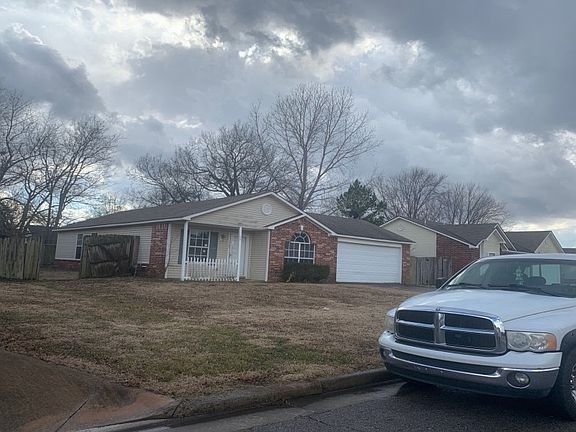 3rd image of 1105 W 21st St N