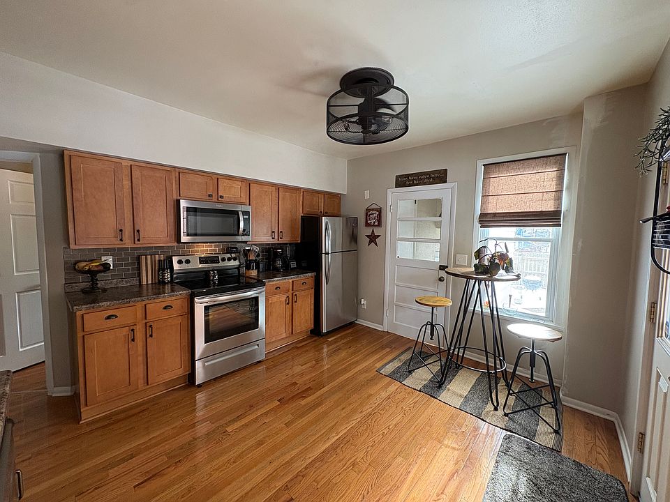 1st image of 515 Linden St
