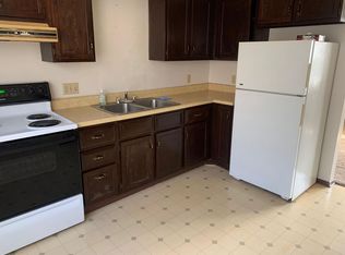 1004 Main St #13, Pella, IA 50219