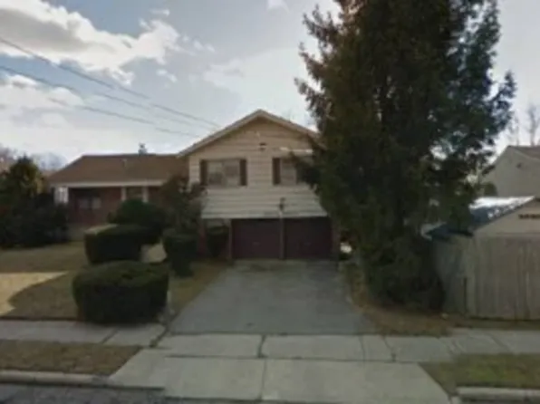 2488 Howard Rd, Bellmore, NY 11710