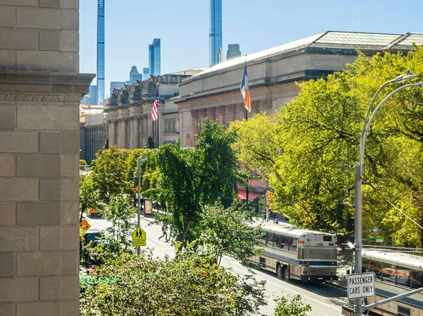 1040 Fifth Avenue image 1 of 15