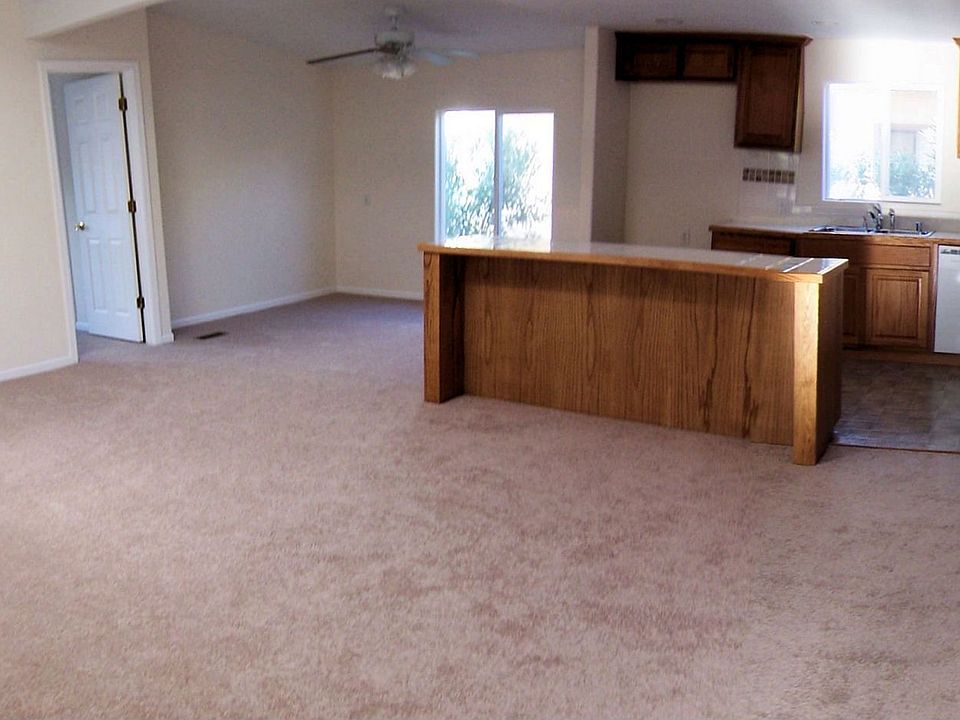 2nd image of 815 Terrace Dr