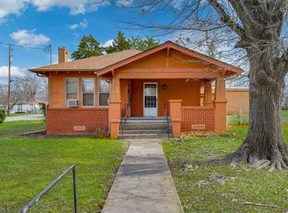 1101 S Locust St, Clarksville, TX 75426