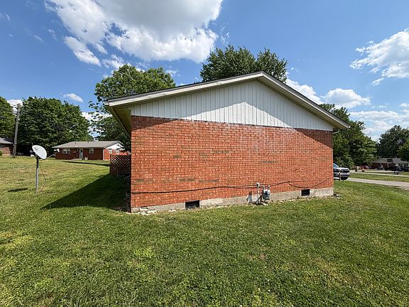 4th image of 306 Handley Ct