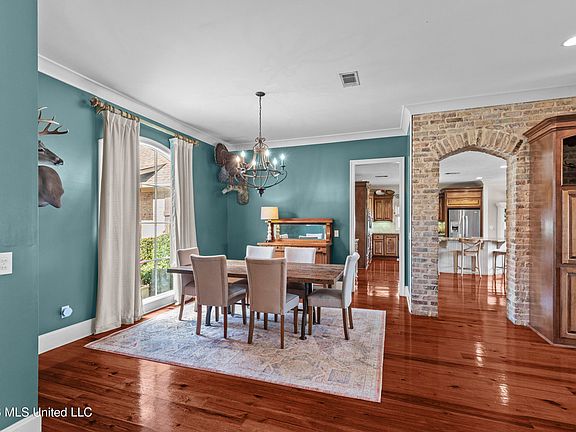 5th image of 112 Lake Ridge Dr