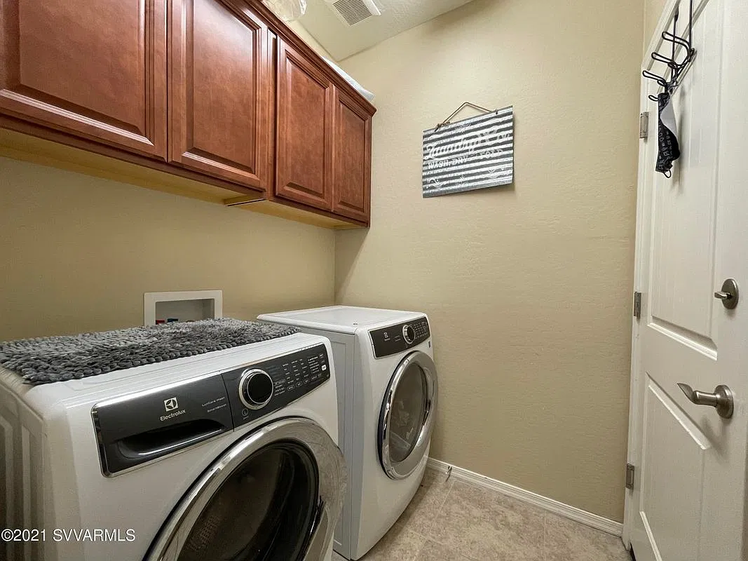 3 bed, 2.0 bath, 1781 sqft, $2,495 — Photo 4