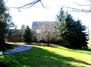 5765 Woodridge Ct, Ann Arbor, MI