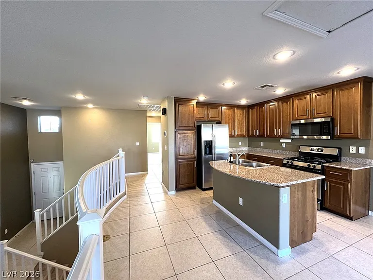 8154 Sandy Slope Ct — Photo 10