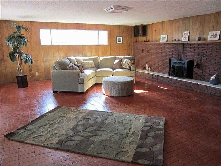1st image of 1705 Hendola Dr NE