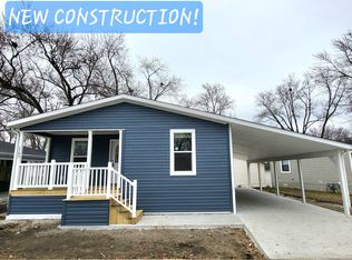 1143 Bayside Rd, Elgin, IL 60123