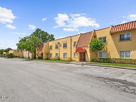 5th image of 6552 LA MIRADA Drive E