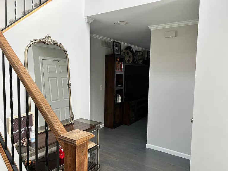1387 Smith Ave — Photo 7