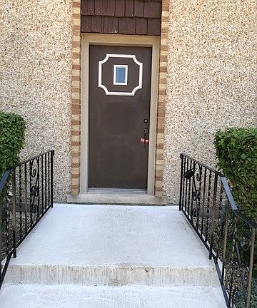 3rd image of 10219 S Komensky Ave