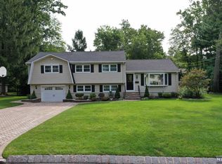10 Henry Ave, Park Ridge, NJ 07656