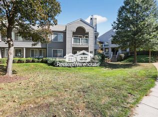 1502 Summerchase Ct APT A, Reston, VA 20194