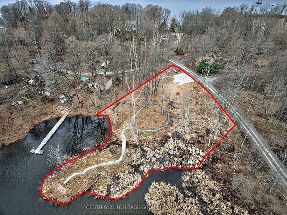 2nd image of 828 Thomas Rd