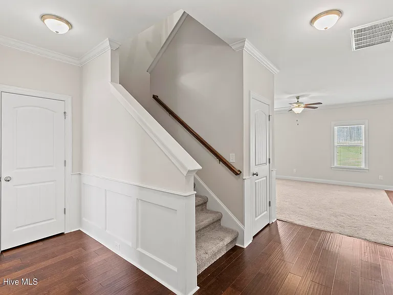 208 Torrey Pine Trl — Photo 7