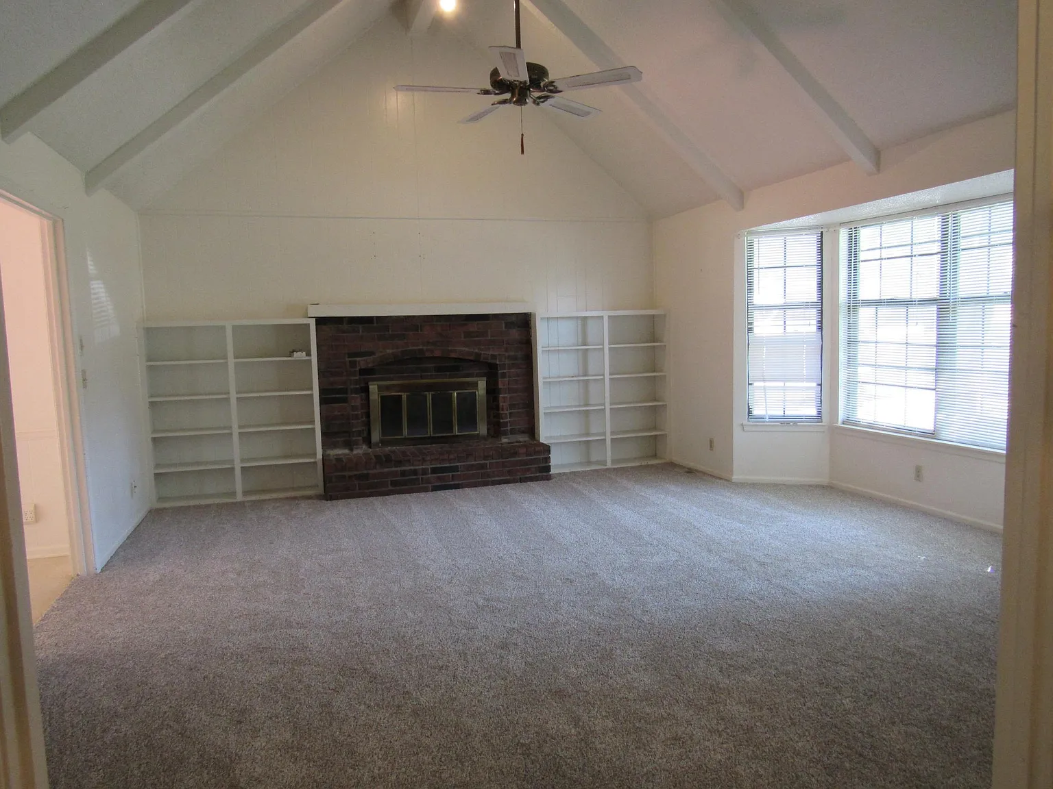3 bed, 1606 sqft, $1,850 — Photo 2