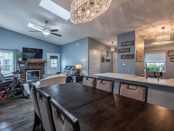 4th image of 274 Whitewood Dr