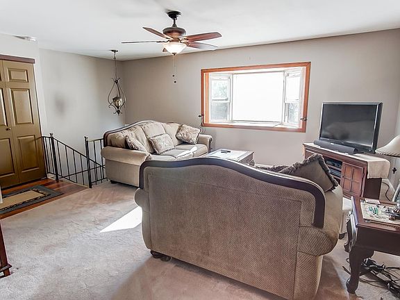 3rd image of 307 Merravay Dr