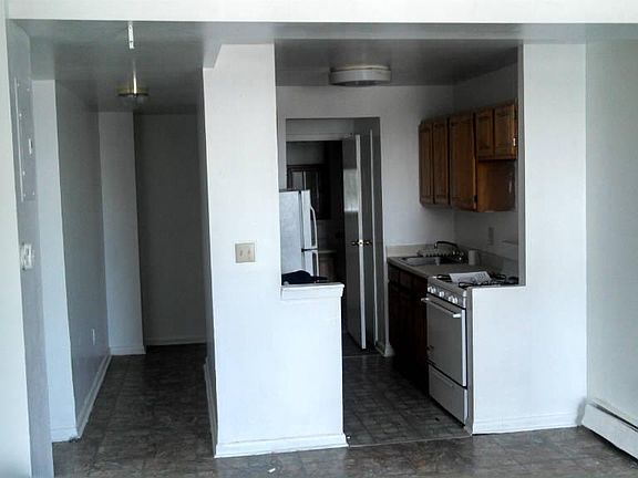 2nd image of 965 Columbus Ave APT 8b