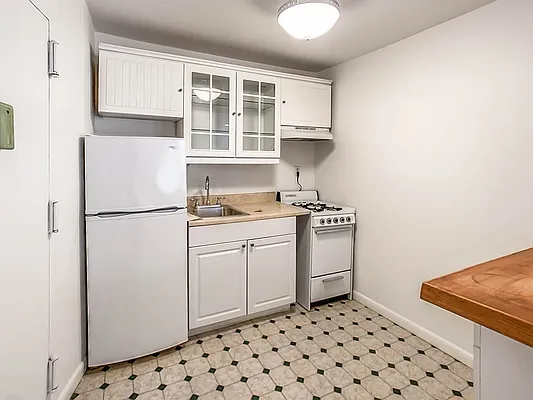Rented by Brown Harris Stevens | media 3