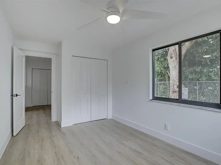 2155 NE 56th Ct — Photo 17