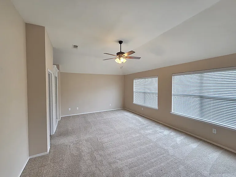 625 Manchester Dr — Photo 43
