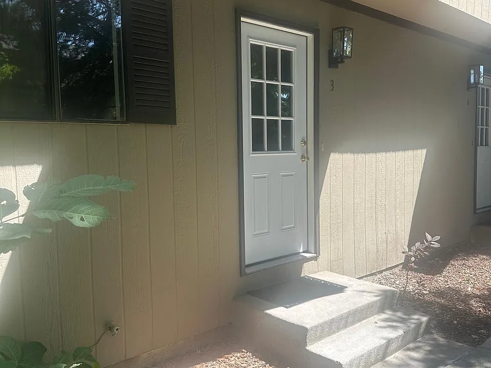 145 Robbins Ave #3