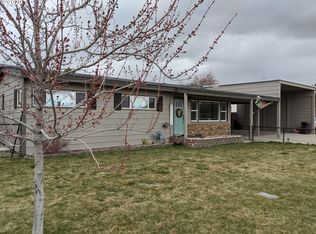 105 Hillcrest Dr, Baker City, OR 97814