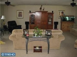 111 Country Ln, Sicklerville, NJ 08081