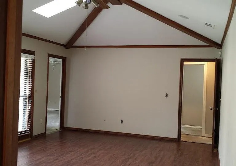 3225 Cross Bend Rd — Photo 3