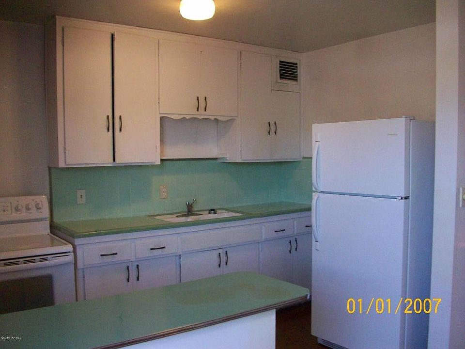 2nd image of 939 N Dodge Blvd