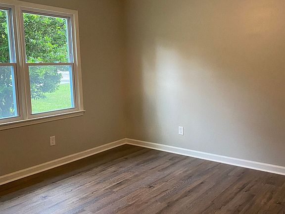 3rd image of 218 Bennett Cir #A