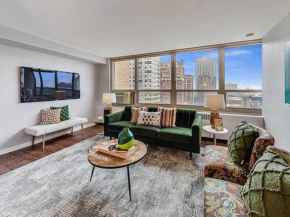 5th image of 3950 N Lake Shore Dr #1221D1