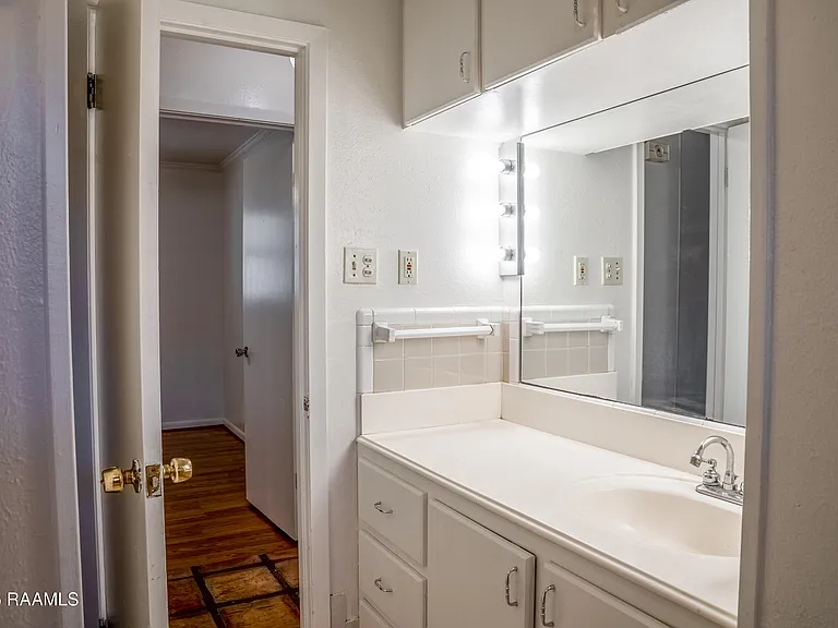 213 Birch Dr — Photo 17