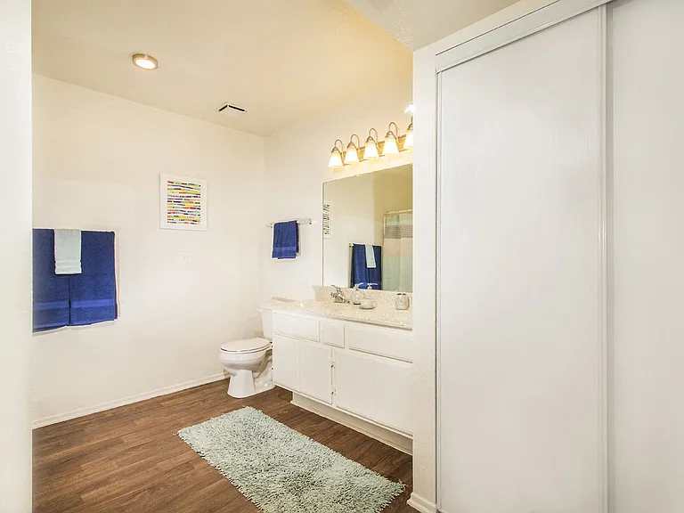 Stonegate Apartments — Photo 11