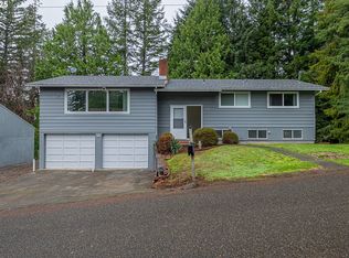 1070 E 15th St, Coquille, OR 97423