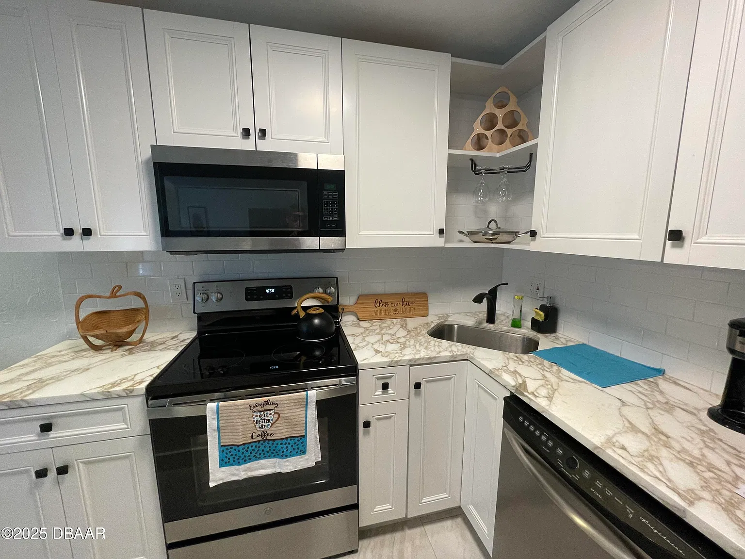 411 N Halifax Ave — Photo 4