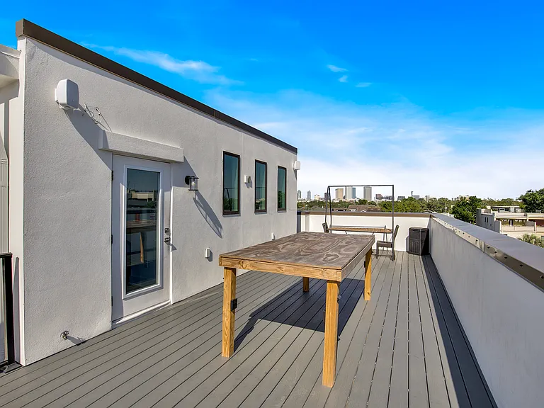 2506 W Cleveland St #9 — Photo 33