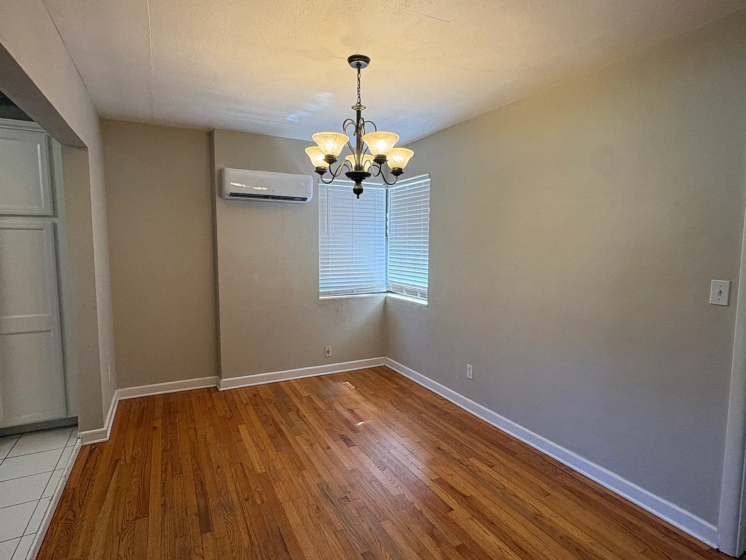 3 bed, 1422 sqft, $2,300 — Photo 4