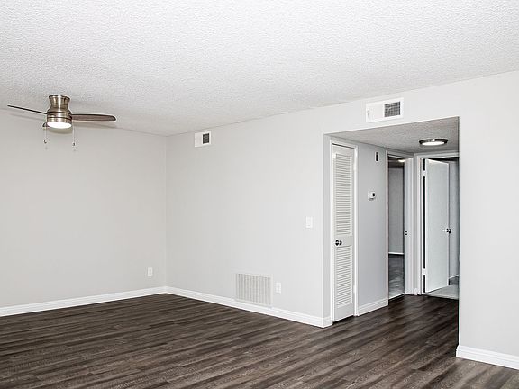 4th image of 321 N Cedar St #109